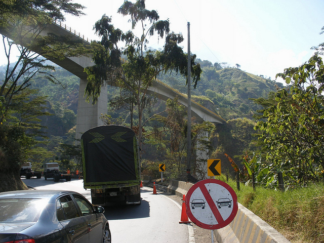 One of the 29 viaducts that form part of the project to upgrade the La Línea highway and mountain pass. Constanza Vieira/IPS