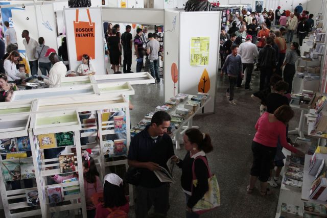 Havana's International Book Fair is one of the most popular, and lucrative, cultural events in Cuba. Credit: Jorge Luis Baños/IPS