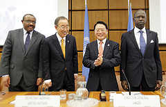 From left to right: Ethiopia's Prime Minister, U.N. Secretary-General Ban Ki-Moon, UNIDO Director General LI Yong and Senegal's Prime Minister at UNIDO's Second ISID Forum, Nov. 4-5, 2014. Credit: Courtesy of UNIDO