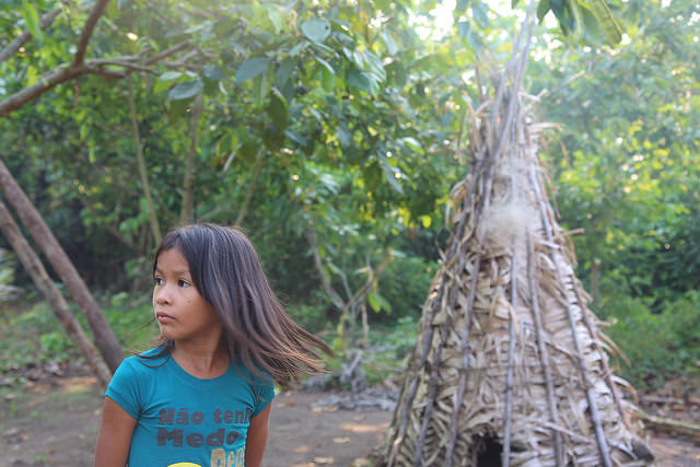 A little girl in Sawré Muybu, an indigenous village on the Tapajós River between the municipalities of Itaituba and Trairao in the northern Brazilian state of Pará. Credit: Fabiana Frayssinet/IPS