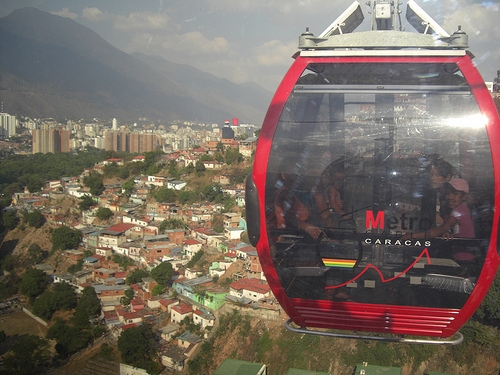 Part of the Caracas valley seen from the San Agustín Metrocable, one of the many works assigned to Odebrecht in Venezuela during the government of Hugo Chávez (1999-2013), when the Brazilian company became the biggest construction firm in the country. Credit: Raúl Límaco/IPS