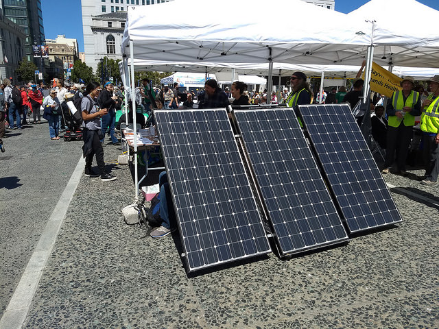 A solar panel exhibit in San Francisco, California, during the Global Climate Action Summit, which showed the expansion of solar and wind energy and micro hydroelectric dams to provide electricity to small communities. Credit: Emilio Godoy/IPS