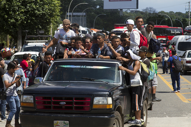 Hundreds of Mexicans mobilised to help Central American migrants, many giving rides in their cars and trucks to members of the caravan, to ease their journey to Tapachula, where other supportive residents provided them with food and beverages. Credit: Javier García/IPS
