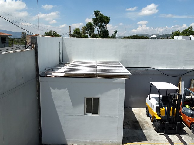 The southwestern Mexican state of Oaxaca fails to take advantage of is great solar power potential. The picture shows a rooftop at a solar panel factory in Oaxaca City, the state capital. Credit: Emilio Godoy/IPS