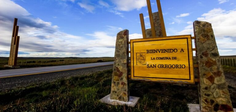 A sign reads “Welcome to the municipality of San Gregorio” in the extreme south of Chile, where the H2 Magallanes project is conducting environmental impact studies before starting construction of its project, the initial phase of which is scheduled for 2025. CREDIT: Total Eren