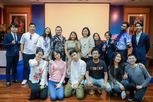 Genç nesil, COVID-19 pandemisi sırasında sosyal uzaklaşma ve karantina önlemlerinin önemli psikolojik etkilerini yaşadı, ancak sanal olarak ve Bangkok'ta düzenlenen 'Asya Parlamenterleri ve Gençlik Savunucularının Anlamlı Gençlik Katılımı Üzerine Kuşaklararası Diyalog' sırasında katkıları ve yaratıcılıkları övüldü, Tayland.  Kredi bilgileri: APDA