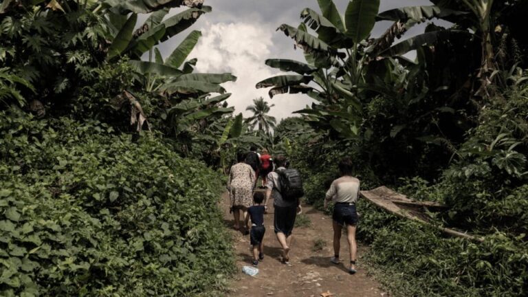 A family of migrants reaches the end of their journey through the dangerous Darien jungle, between Colombia and Panama, on their long journey to reach the border between Mexico and the United States. But a new U.S. immigration measure prohibits access to the U.S. for Venezuelans. CREDIT: Nicola Rosso/UNHCR 