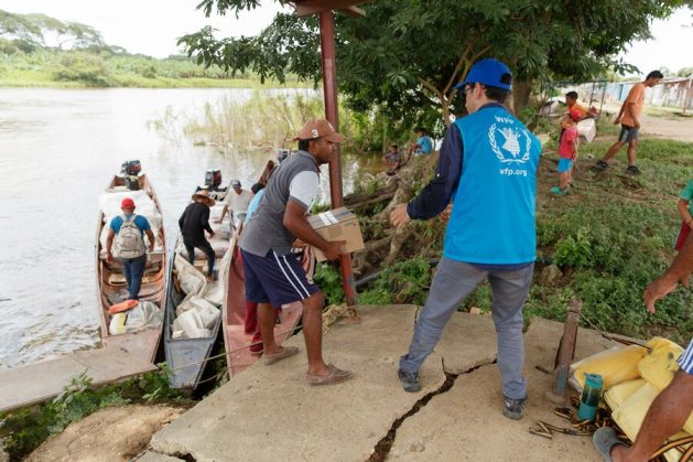 The World Food Program has been active in Venezuela since last year, delivering bags of food to families of schoolchildren in some poor areas, such as remote areas accessed by river in the Arismedi municipality, in the southwestern plains state of Barinas. CREDIT: Gabriel Gómez/WFP