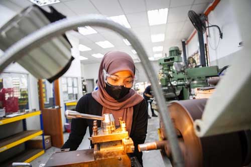 Malaysias TVET Ecosystem in Need of All-of-Society Engagement — Global Issues