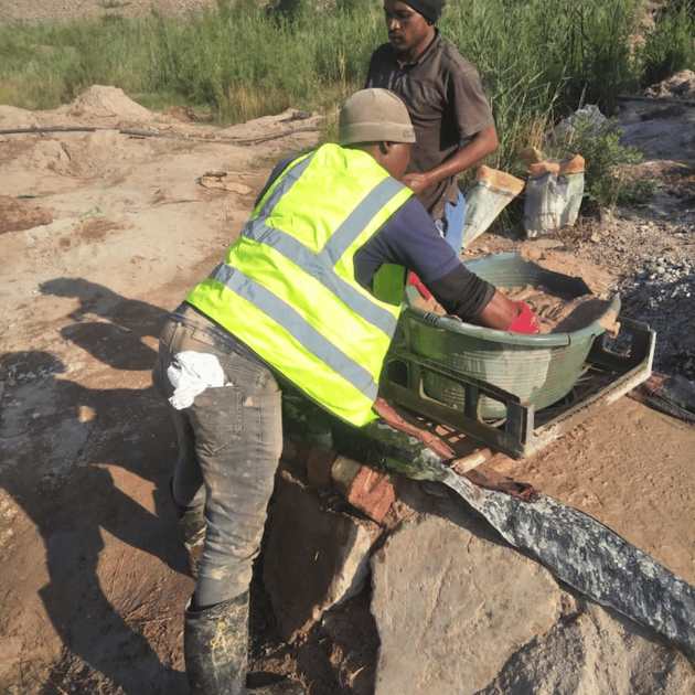Artisanal miners in the North West province of South Africa at work. Credit: NAAM
