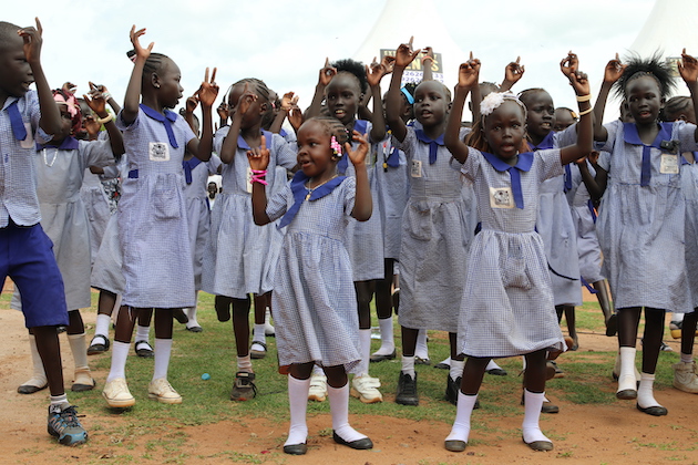 ECW'nin Güney Sudan'ın Yirol kentindeki Çok Yıllı Dayanıklılık Programından en az 135.000 çocuk yararlanacak.  Kredi bilgileri: ECW/Jiménez