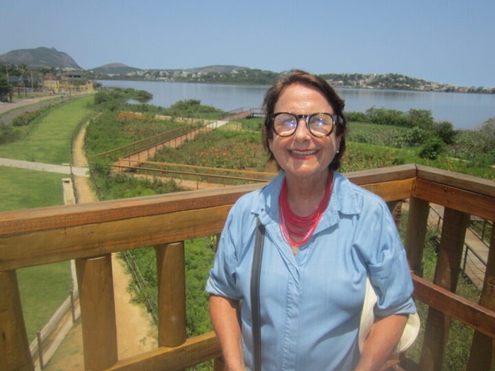 Dionê Castro is head of the Sustainable Oceanic Region Program of the municipality of Niterói, on the edge of the Piratininga Lagoon in southeastern Brazil. Gardens and piers jutting into the lagoon have replaced the garbage dumps, polluted water and construction debris that had led local residents to reject the landscape, leading houses to be built with their &amp;quot;backs to the lagoon.&amp;quot; CREDIT: Mario Osava / IPS