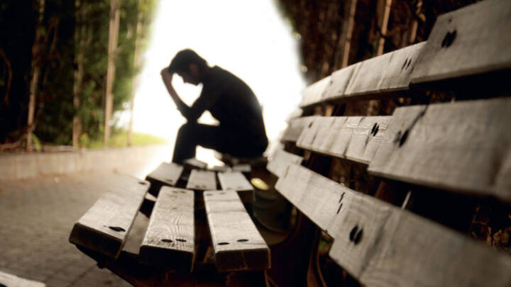 Clinical psychologists observe an increase in anxiety and depression disorders associated with suicidal behavior in adults. Among young people, self-injury and eating disorders are frequent. CREDIT: The Conversation