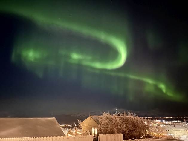 Northern night in Kirkenes, 400 kilometres north of the Arctic Circle. This Norwegian town on the Russian border has become home to four exiled Russian journalists. Credit: Elizaveta Vereykina/IPS