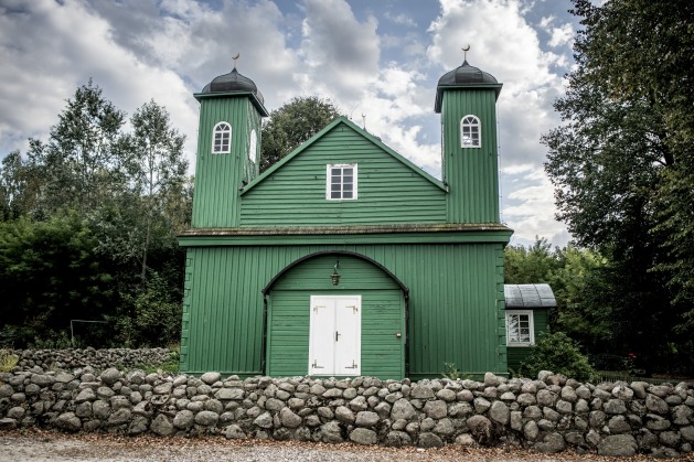 The Kruszyniany mosque stands just two kilometres from the Belarusian border. Built by Jewish architects over 200 years ago, this temple is one of the key symbols of the Lipka Tatars. Credit: Gilad Sade / IPS.